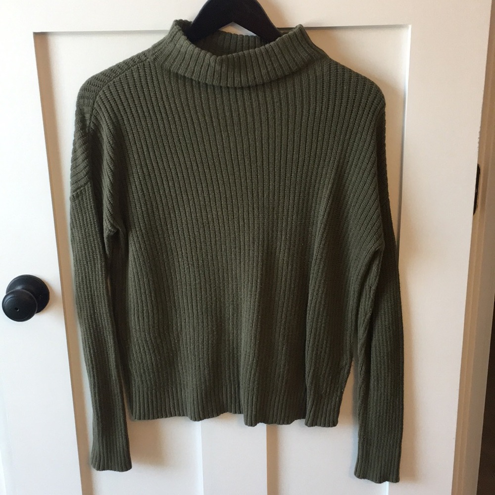BP. Sweater